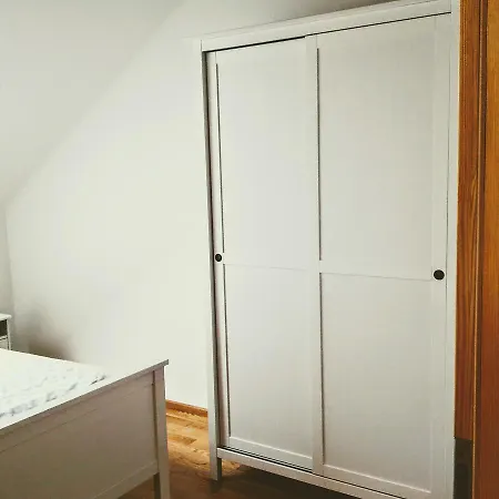 Prenocisca Angelin Hram, Tiny Apartamento