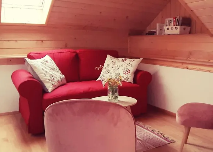 Prenocisca Angelin Hram, Tiny Apartamento Markovec