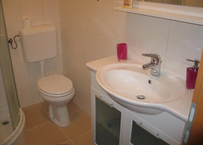 Apartamento Prenocisca Angelin Hram, Tiny Markovec