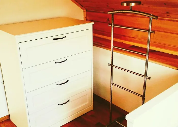 Prenocisca Angelin Hram, Tiny Markovec