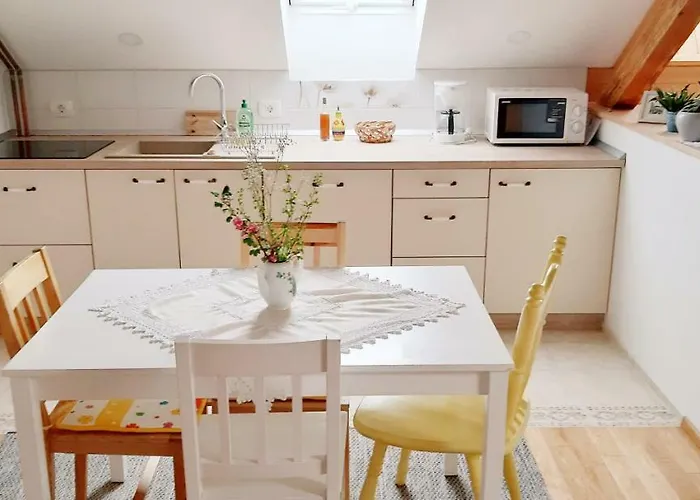 Prenocisca Angelin Hram, Tiny Apartamento *